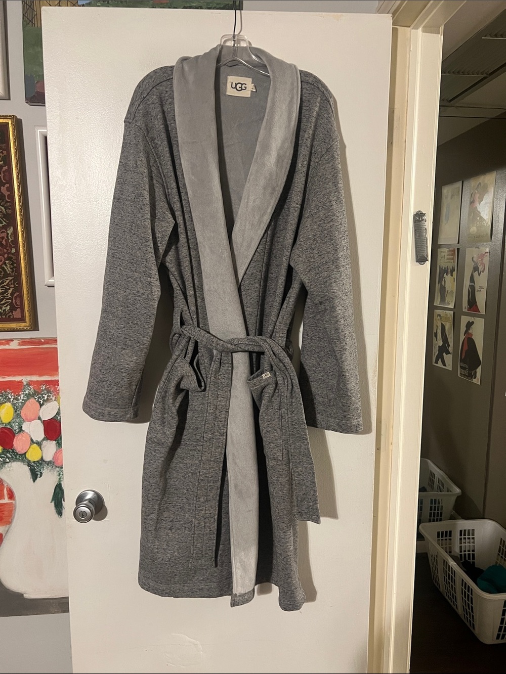UGG mens gray robe. Self tie belt. Fleece outer soft velour lining.